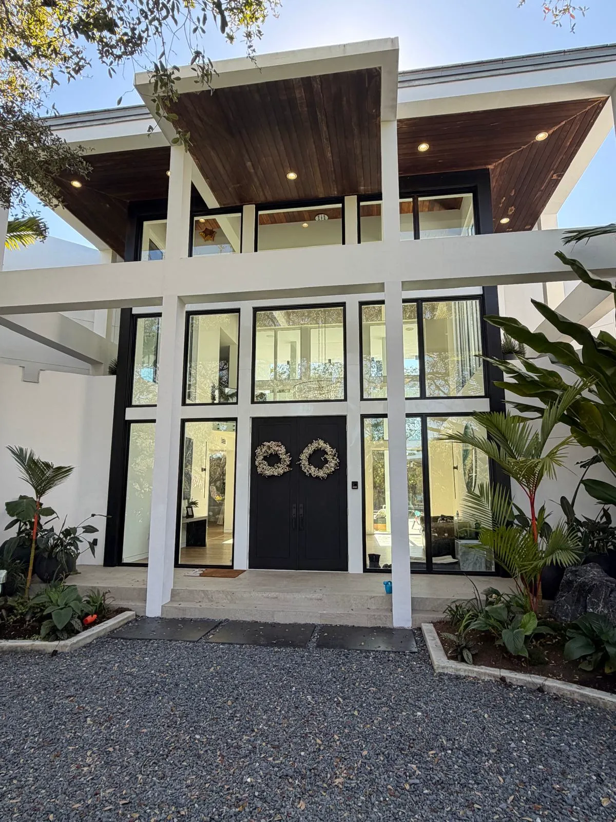 luxury house black frames completed